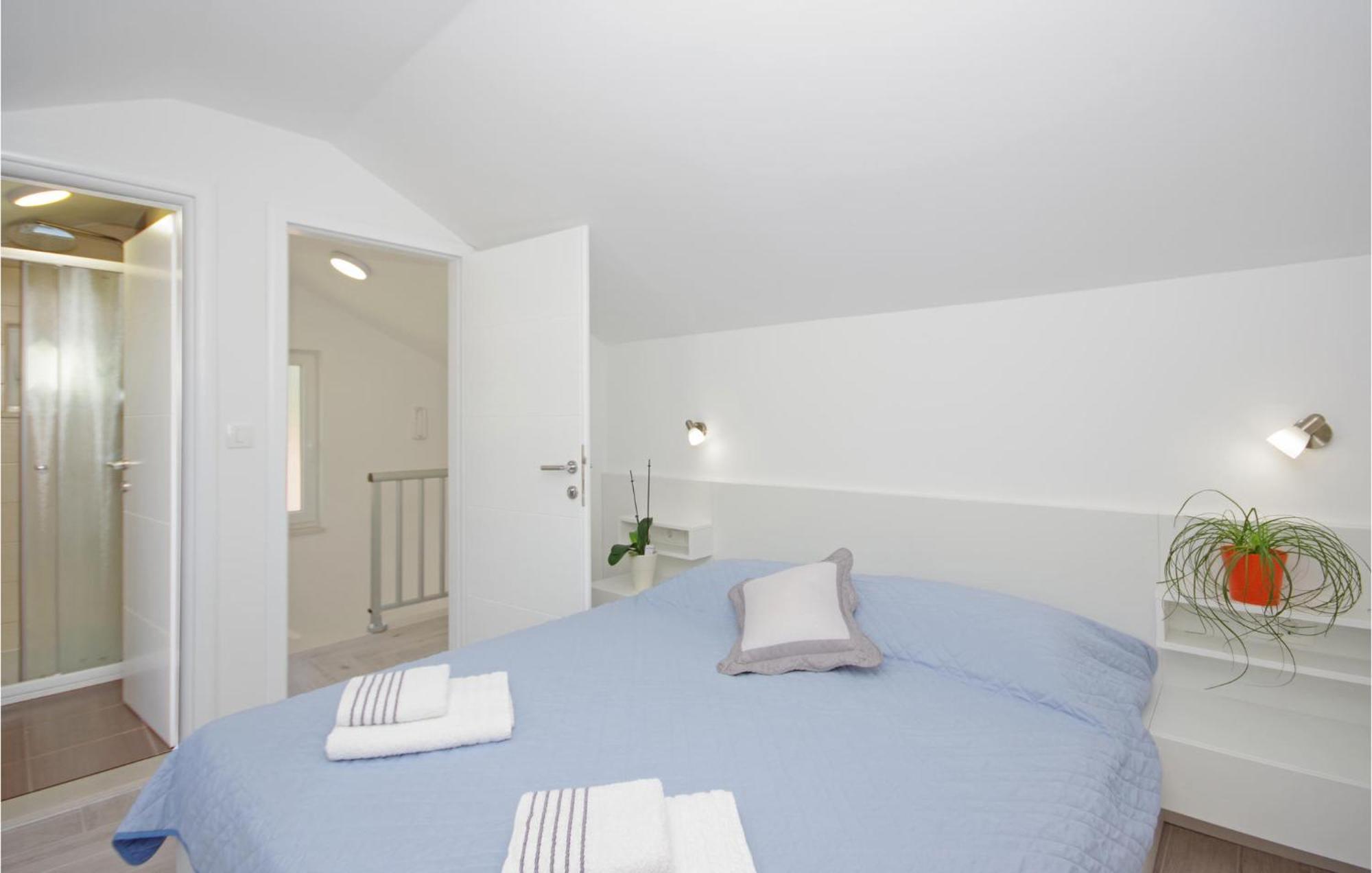 Awesome Home In Drvenik With Wifi المظهر الخارجي الصورة