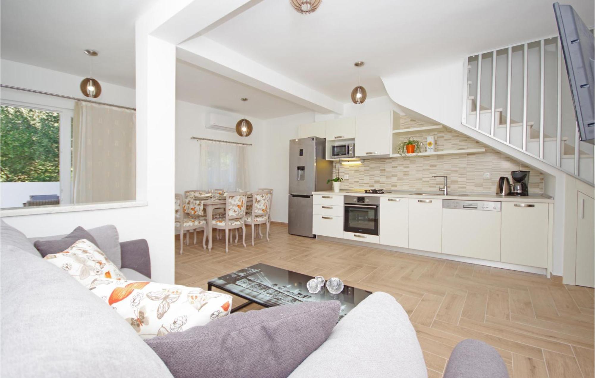 Awesome Home In Drvenik With Wifi المظهر الخارجي الصورة