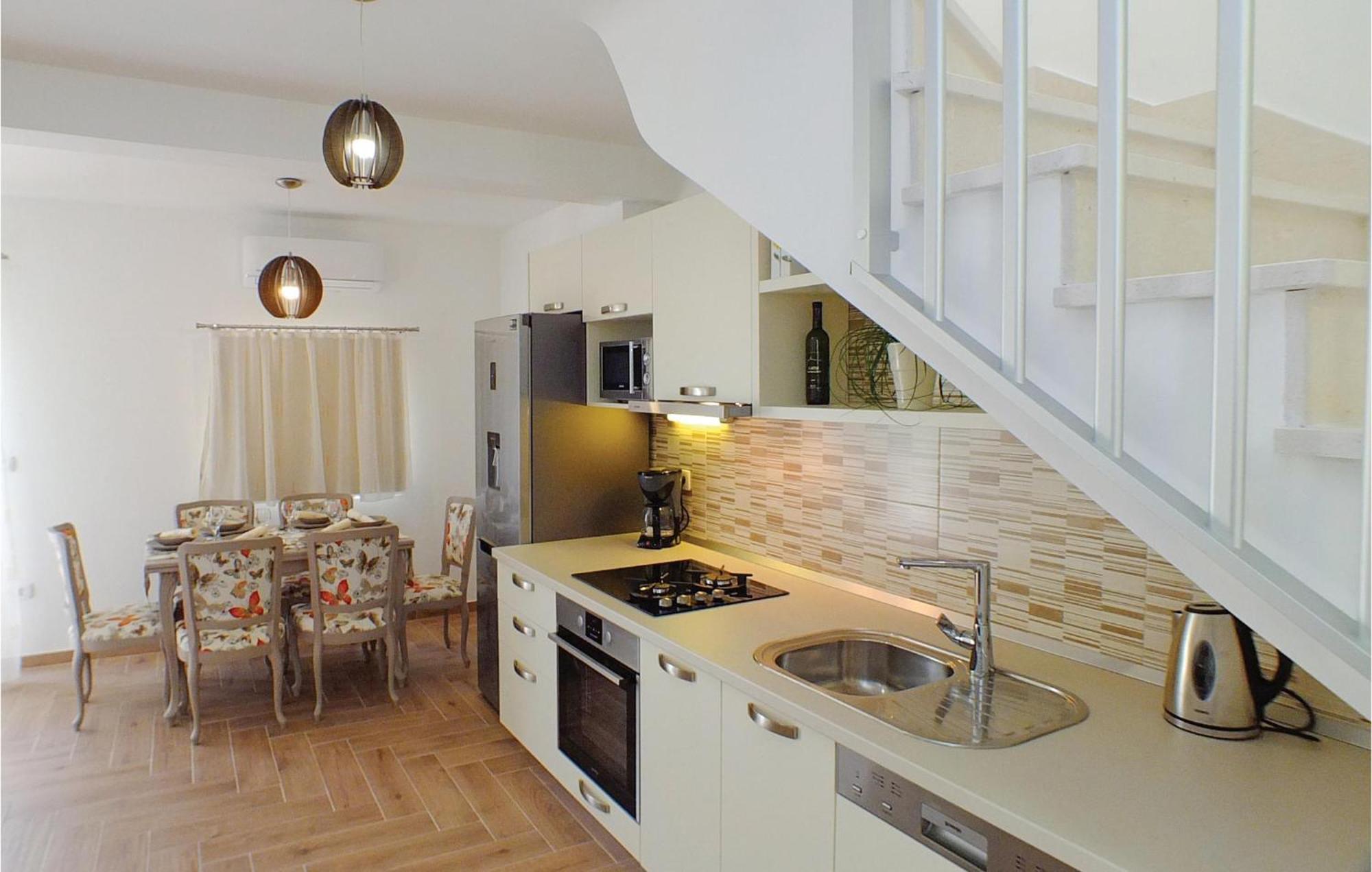 Awesome Home In Drvenik With Wifi المظهر الخارجي الصورة
