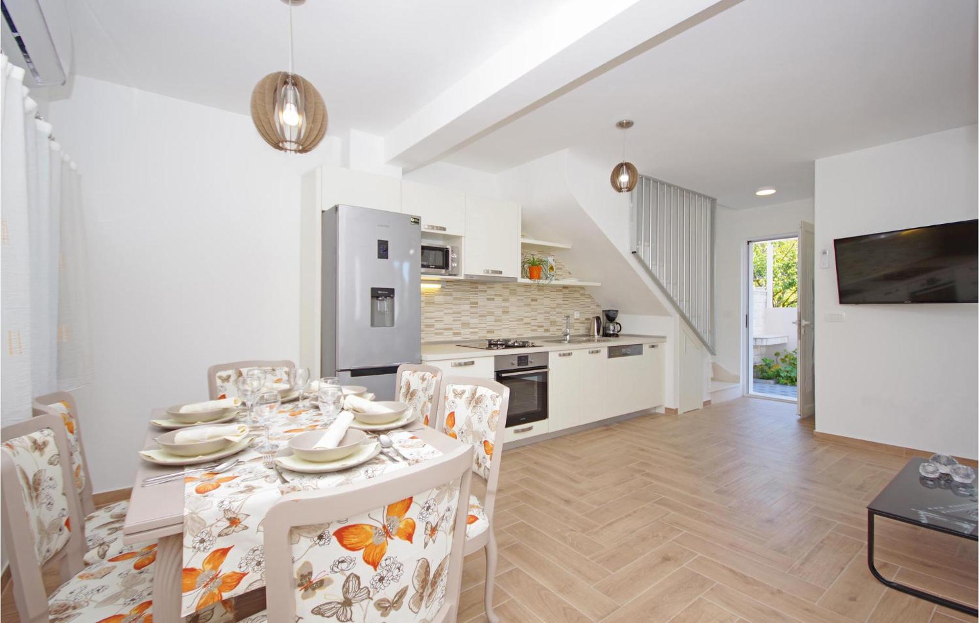 Awesome Home In Drvenik With Wifi المظهر الخارجي الصورة