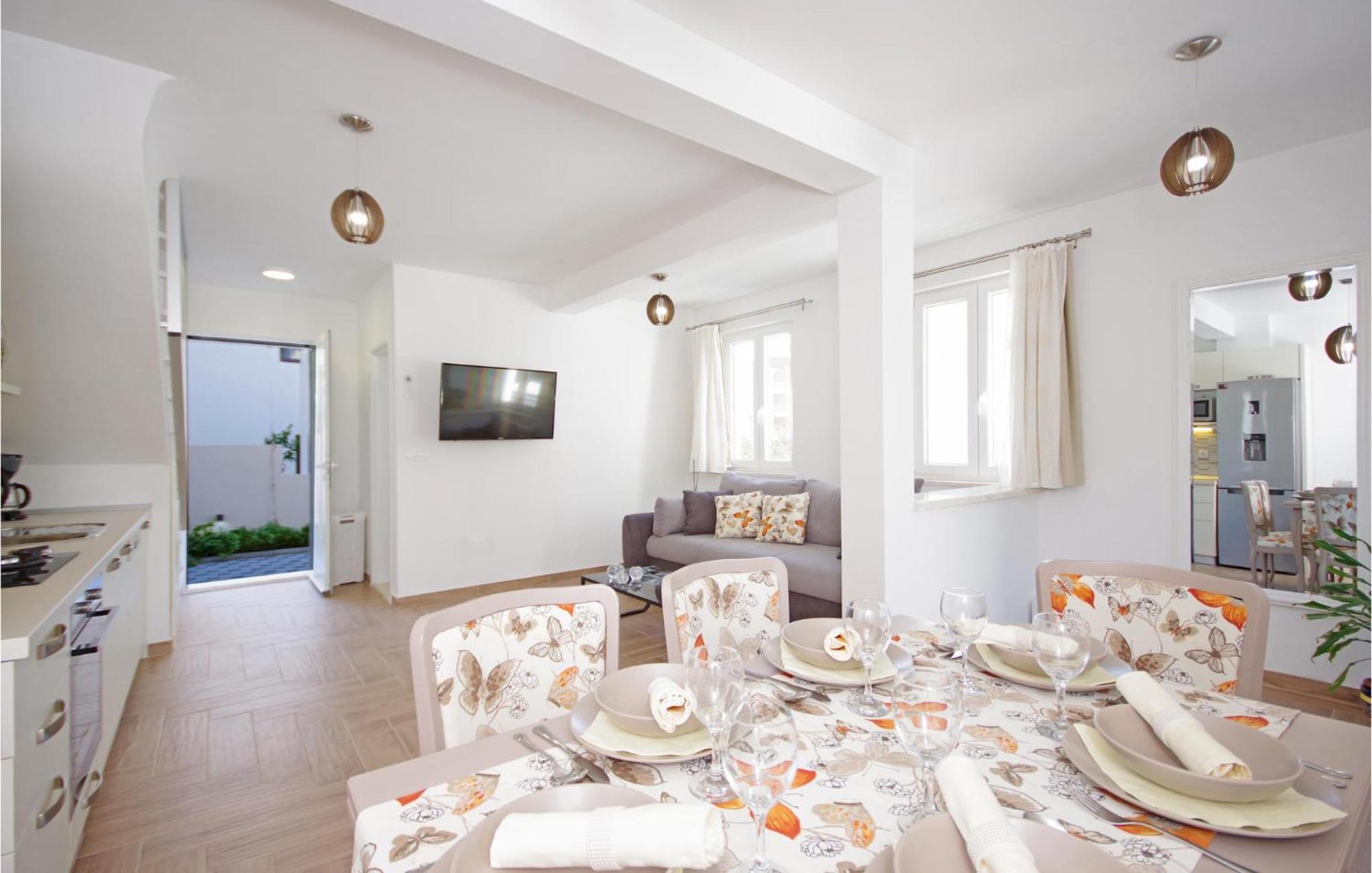 Awesome Home In Drvenik With Wifi المظهر الخارجي الصورة